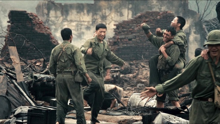 Cảnh trong phim "Mưa đỏ".