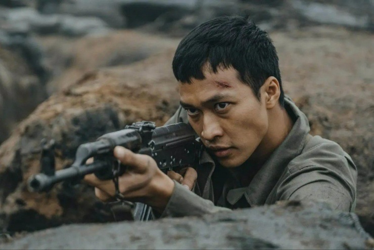 Diễn viên 'Mưa đỏ' khóc - 3