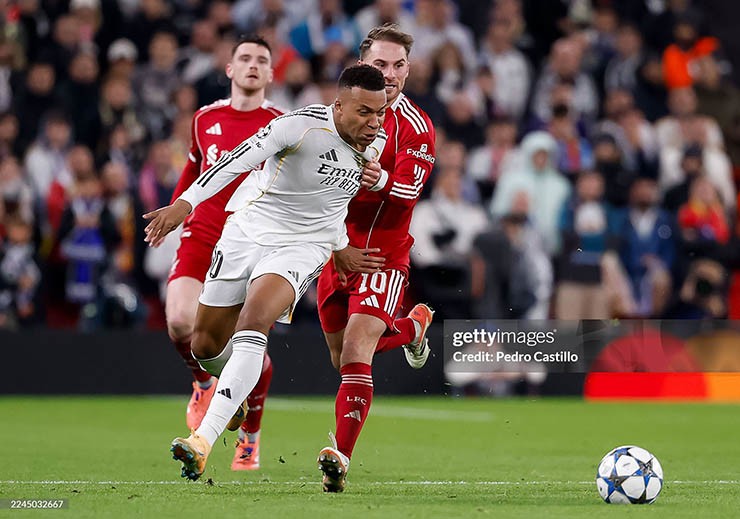 Mbappe gặp khó trước Liverpool