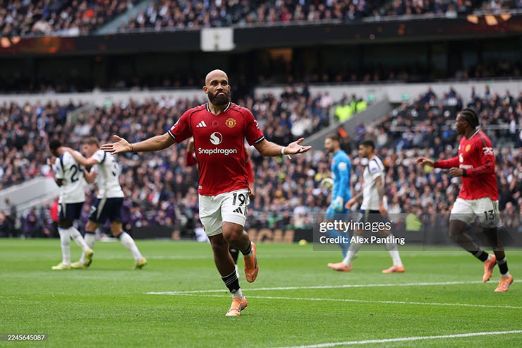 Rực lửa Tottenham - MU: Mbeumo đánh đầu hiểm hóc, "Quỷ đỏ" vượt lên - 1