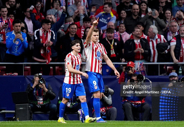 Sorloth tỏa sáng lập hat-trick