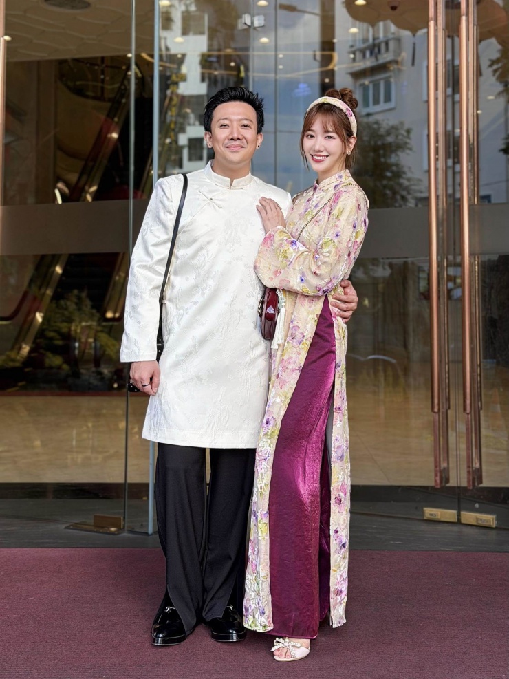 Trấn Thành và vợ Hari Won. Ảnh: FBNV